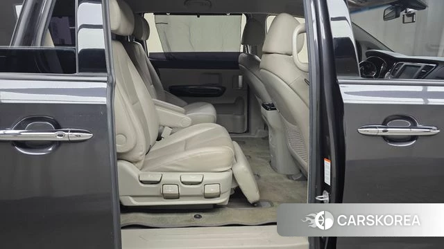Kia The New Carnival 2019 Серый из Кореи, фото 2