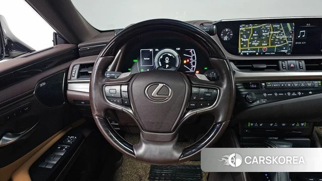 Lexus ES300h 7th generation 2020 Жемчужный цвет из Кореи, фото 2