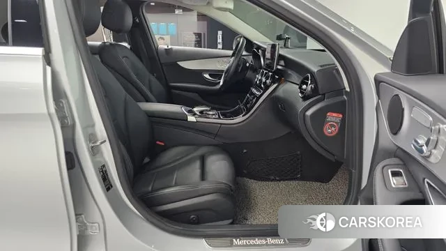 Mercedes-Benz C-Class W205 2018 Серебряный из Кореи, фото 2