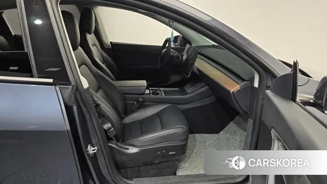 Tesla Model Y 2021 Серый из Кореи, фото 2