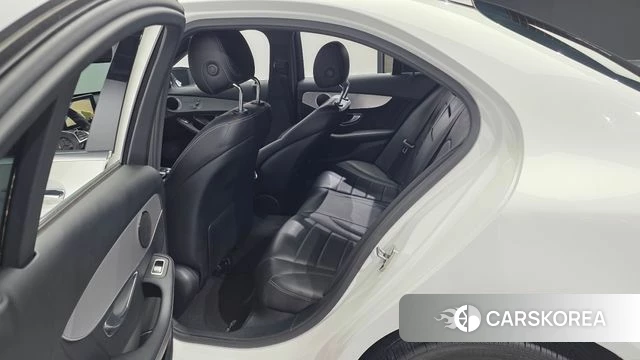 Mercedes-Benz C-Class W205 2018 Белый из Кореи, фото 2