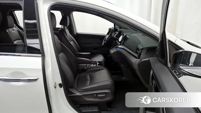 Honda Odyssey 2018 Белый из Кореи, фото 2