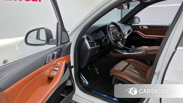 BMW X7 (G07) 2022 Белый из Кореи, фото 2