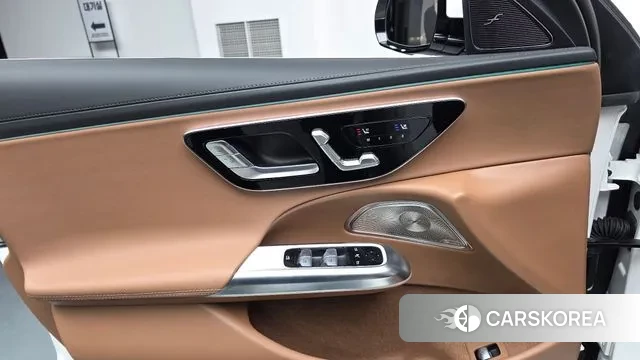 Mercedes-Benz E-Class W214 2025 Белый из Кореи, фото 2