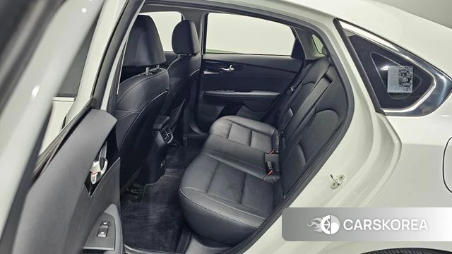 Kia The New K3 2nd generation 2021 Белый из Кореи, фото 2