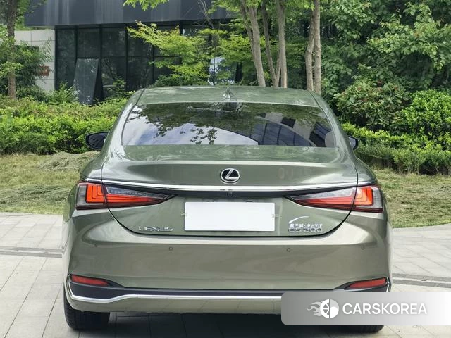 Lexus ES 2021 Зеленый из Китая, фото 2