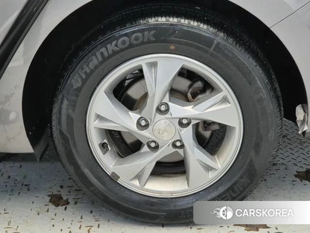 Hyundai Avante (CN7) 2021 Серебристо-серый из Кореи, фото 2