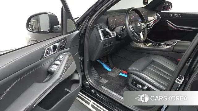 BMW X7 (G07) 2024 Черный из Кореи, фото 2