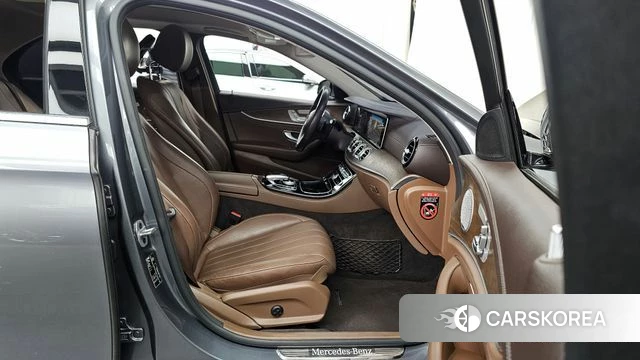Mercedes-Benz E-Class W213 2019 Серый из Кореи, фото 2