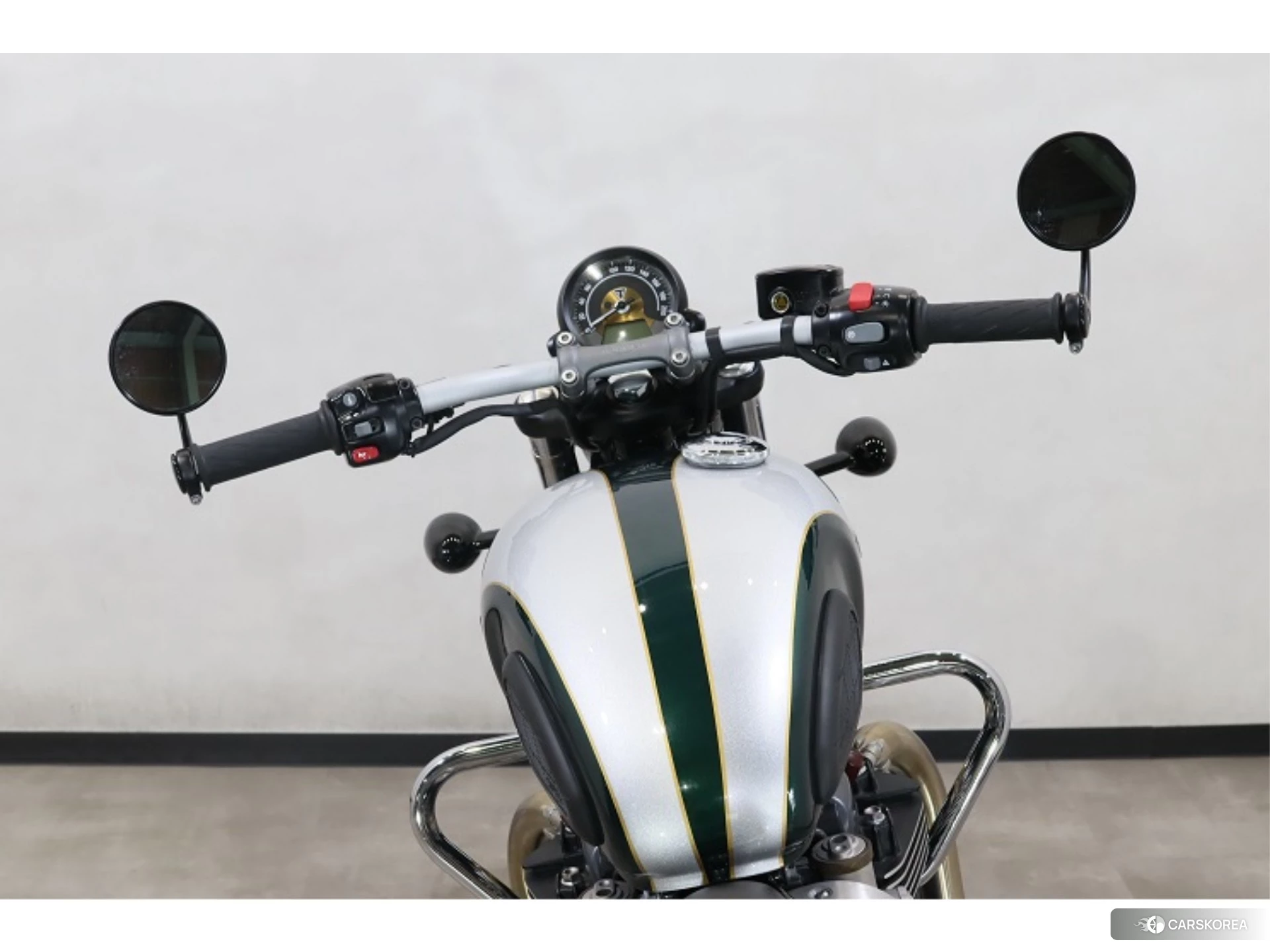Triumph BONNEVILLE BOBBER 2017 из Японии, фото 4