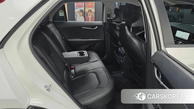 Kia Di Ol Nu Niro 2025 Белый из Кореи, фото 2