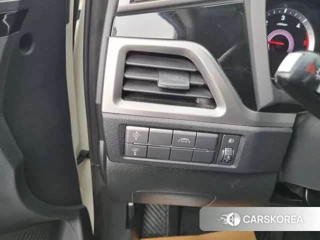 Ssangyong Beautiful Korando 2020 Жемчужный цвет из Кореи, фото 2