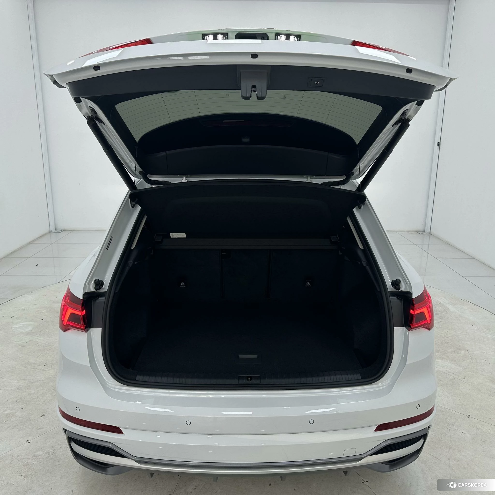 Audi Q3 2022 Белый из Китая, фото 2