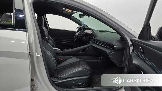 Hyundai Avante (CN7) 2022 Серебристо-серый из Кореи, фото 2