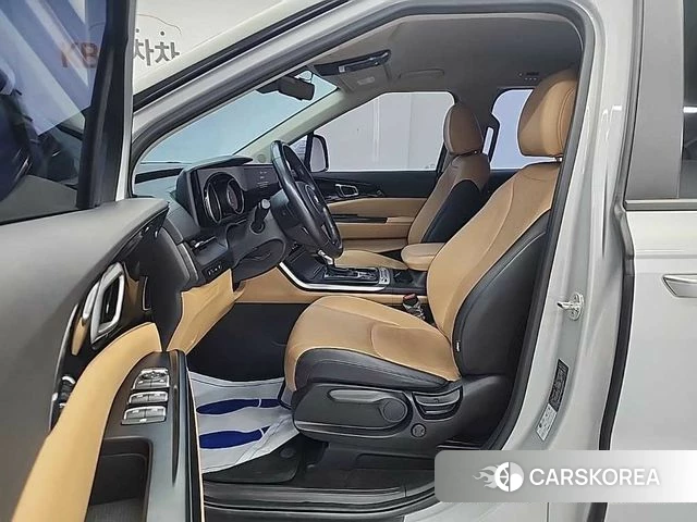 Kia Carnival 4th generation 2021 Серебряный из Кореи, фото 2