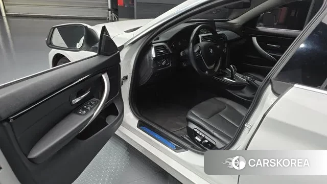 BMW 4 Series (F32) 2018 Белый из Кореи, фото 2