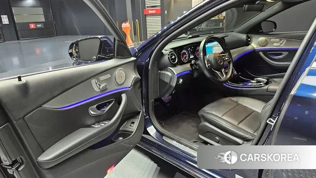 Mercedes-Benz E-Class W213 2019 Синий из Кореи, фото 2