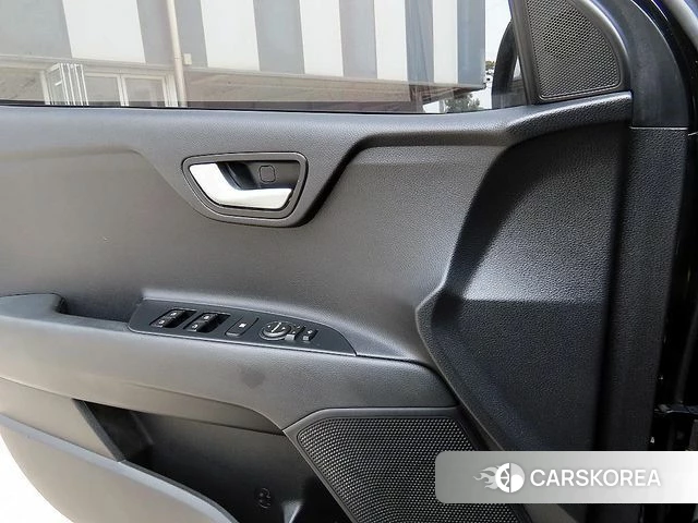 Kia Stonic 2018 Черный из Кореи, фото 2