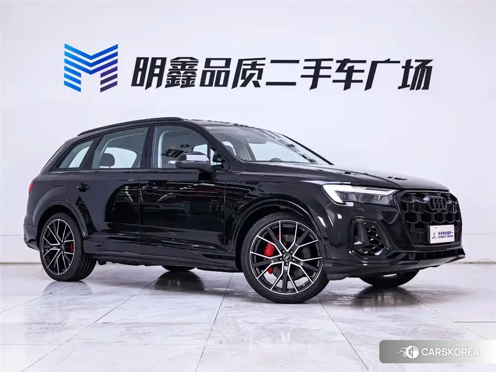Audi Q7 2026 Черный из Китая, фото 2