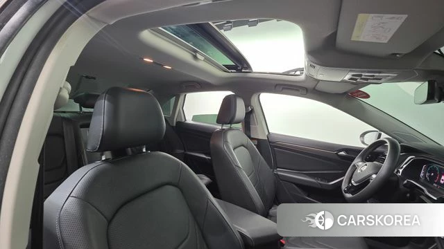 Volkswagen 7th Generation of Jetta 2021 Белый из Кореи, фото 2