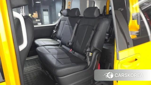 Hyundai Staria 2024 Желтый из Кореи, фото 2