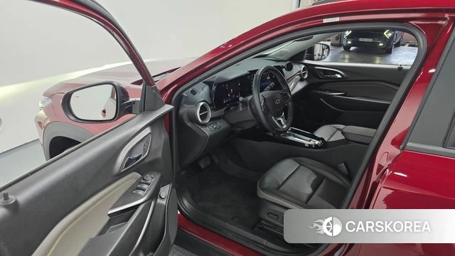 Chevrolet (GM Daewoo) Trax Crossover 2023 Красный из Кореи, фото 2