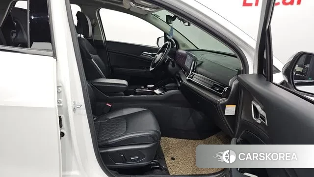 Kia Sportage 5th Generation Hybrid 2023 Белый из Кореи, фото 2