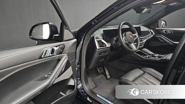 BMW X6 (G06) 2025 Черный из Кореи, фото 2