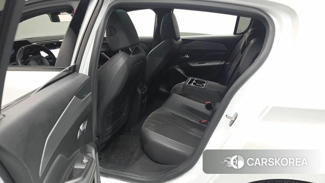 Peugeot 308 Third generation 2022 Белый из Кореи, фото 2