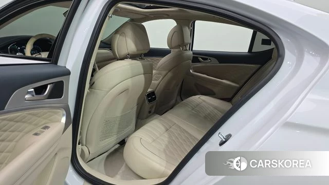 Genesis The New G70 2023 Белый из Кореи, фото 2
