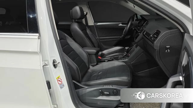 Volkswagen Tiguan second Generation 2018 Белый из Кореи, фото 2