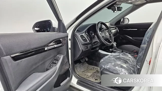 Kia Seltos 2022 Белый из Кореи, фото 2