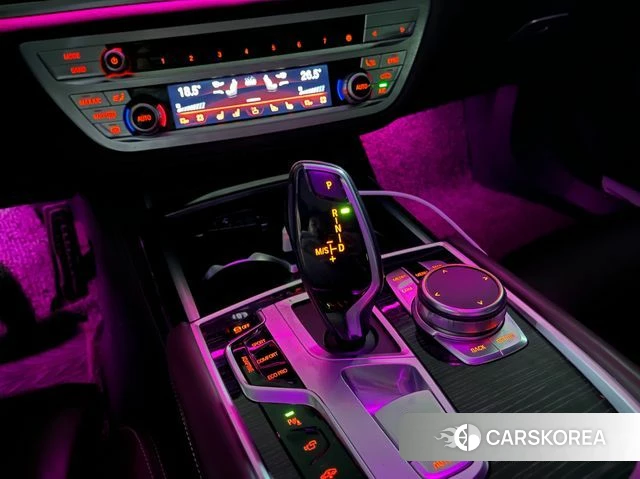 BMW 7 Series (G11) 2020 Черный из Кореи, фото 2