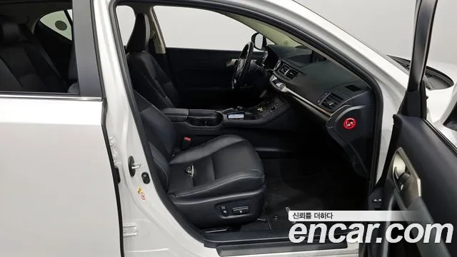 Lexus CT200h id 2886854 из Кореи 2