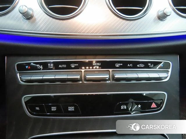 Mercedes-Benz E-Class W213 2021 Серый из Кореи, фото 2