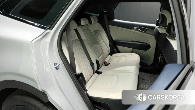 Kia The New Sportage 5th Generation Hybrid 2025 Серебристо-серый из Кореи, фото 2