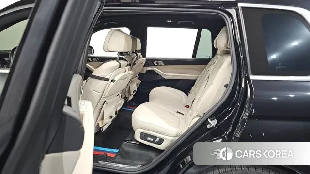 BMW X7 (G07) 2023 Черный из Кореи, фото 2