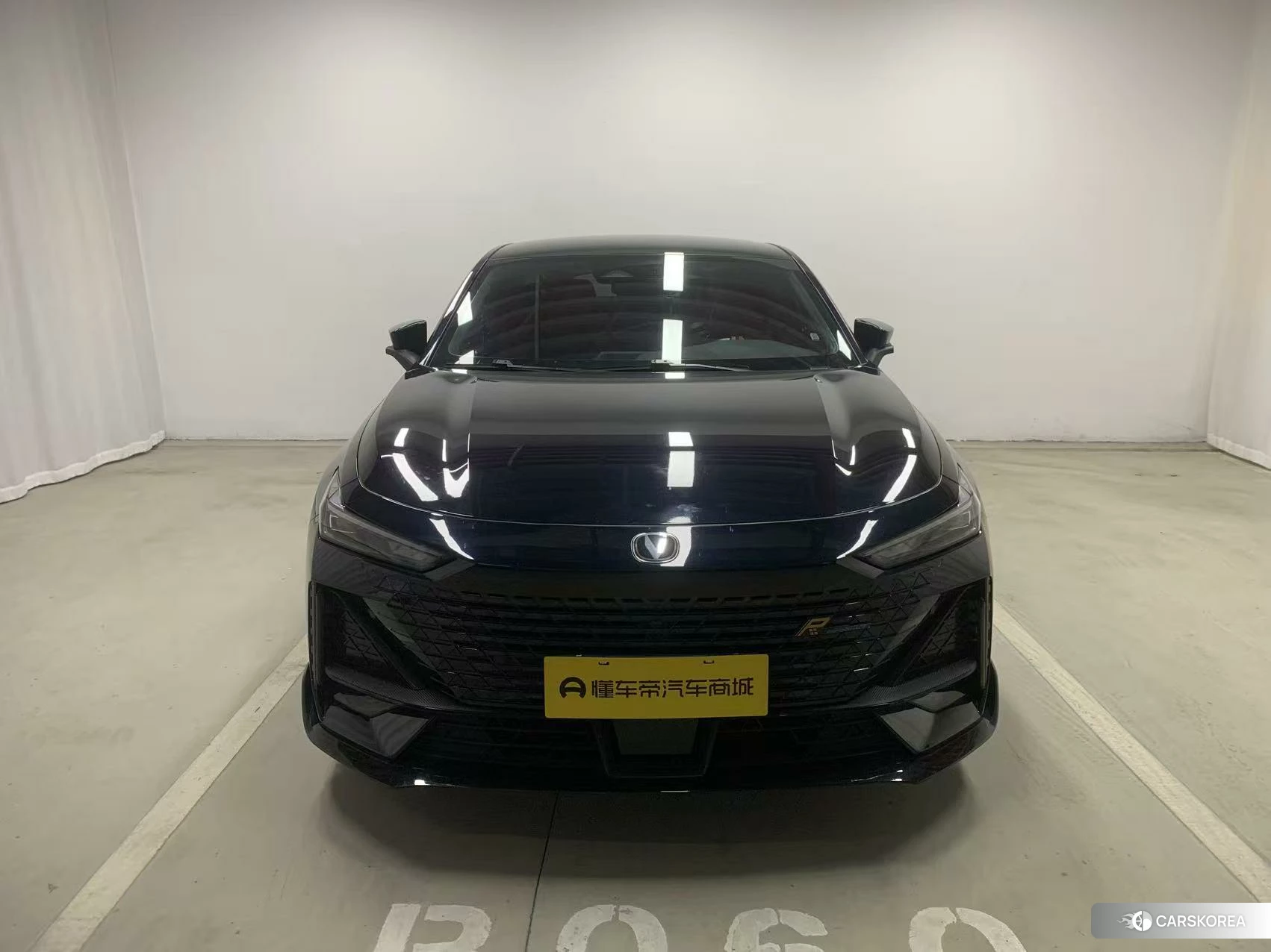 Chang'an UNI-V 2023 Черный из Китая, фото 2