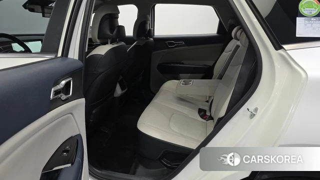 Kia Sportage 5th Generation Hybrid 2022 Белый из Кореи, фото 2