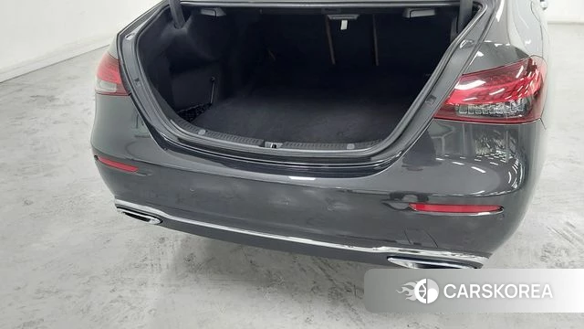 Mercedes-Benz E-Class W213 2021 Серый из Кореи, фото 2