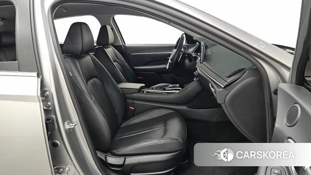Hyundai Sonata (DN8) 2021 Серебристо-серый из Кореи, фото 2