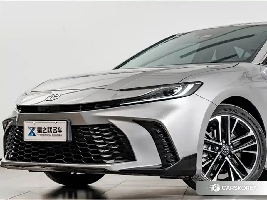 Toyota Camry 2025 Silver/gray из Китая, фото 2