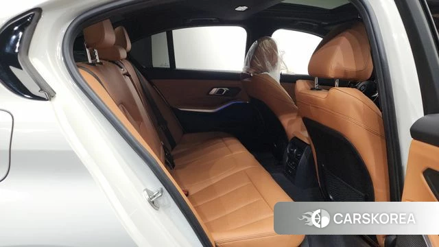 BMW 3 Series (G20) 2022 Белый из Кореи, фото 2