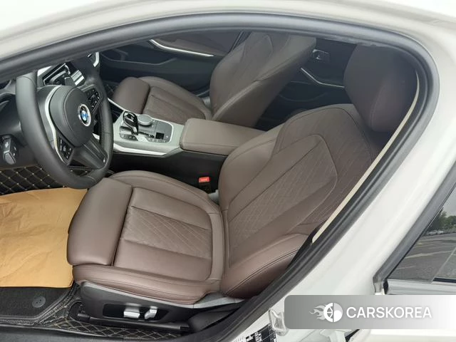BMW 3 series 2022 Белый из Китая, фото 2