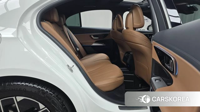 Mercedes-Benz E-Class W214 2025 Белый из Кореи, фото 2