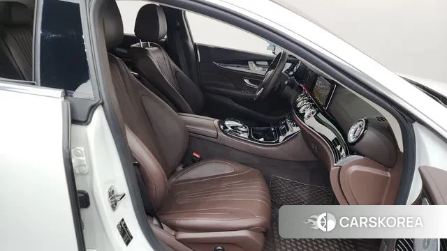 Mercedes-Benz CLS-Class C257 2019 Белый из Кореи, фото 2