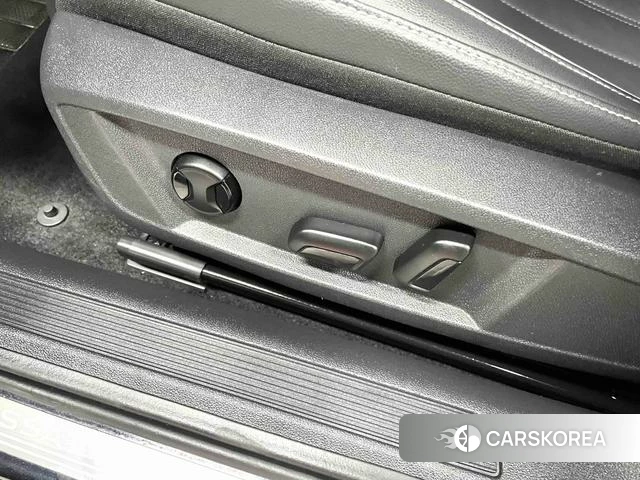 Volkswagen Passat 2023 Черный из Китая, фото 2
