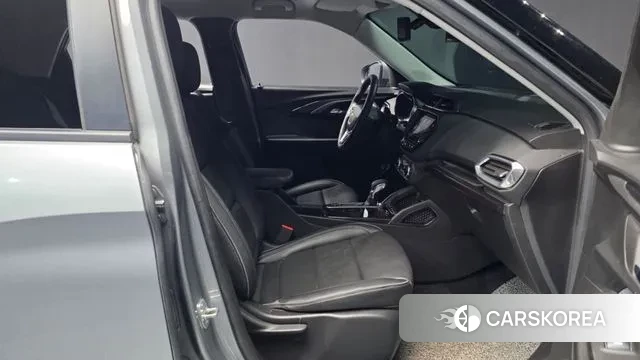 Chevrolet (GM Daewoo) Trailblazer 2022 Серебряный из Кореи, фото 2