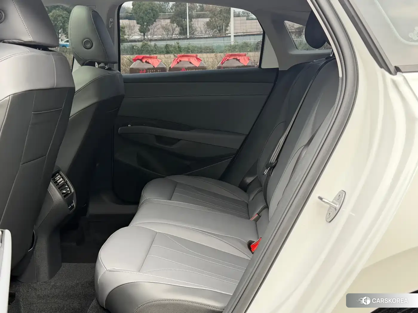 Volkswagen Lavida 2026 Белый из Китая, фото 2