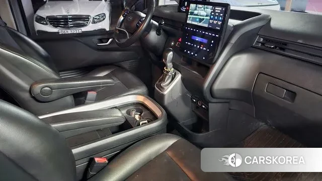 Hyundai Staria 2021 Серебристо-серый из Кореи, фото 2